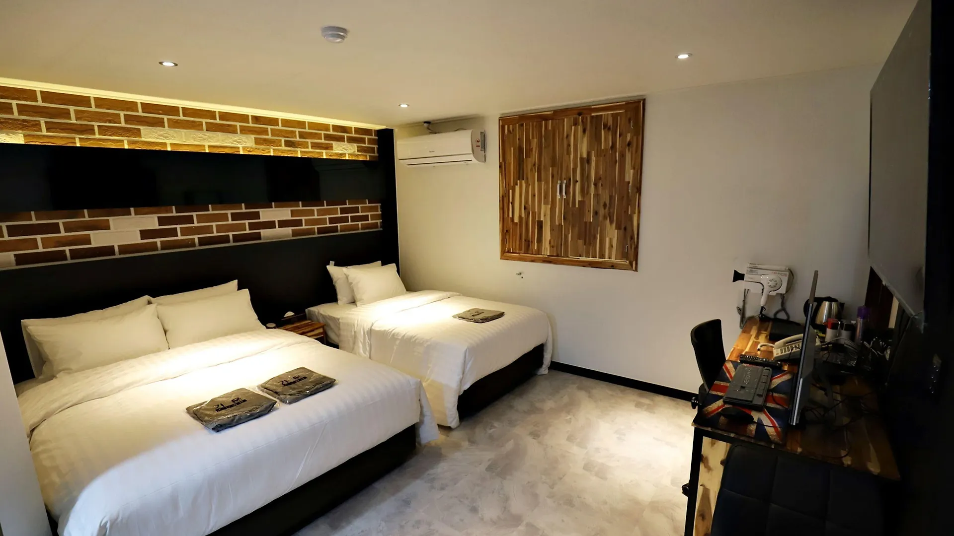 ***  Incheon Illuwa Hotel South Korea